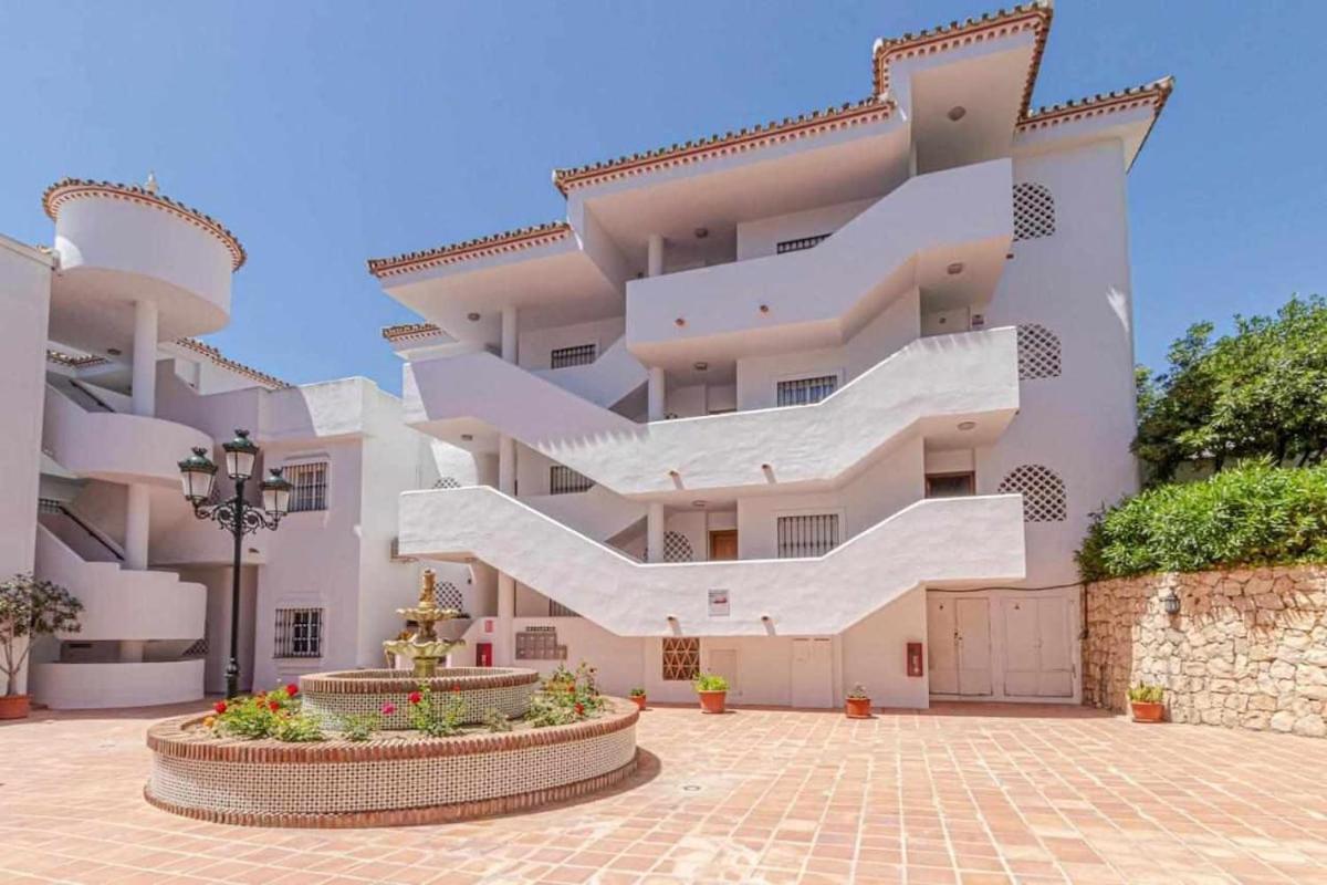 797 Holiday Rentals - Apartamento En Pueblo Quinta A 1 Min De La Playa Benalmadena Luaran gambar