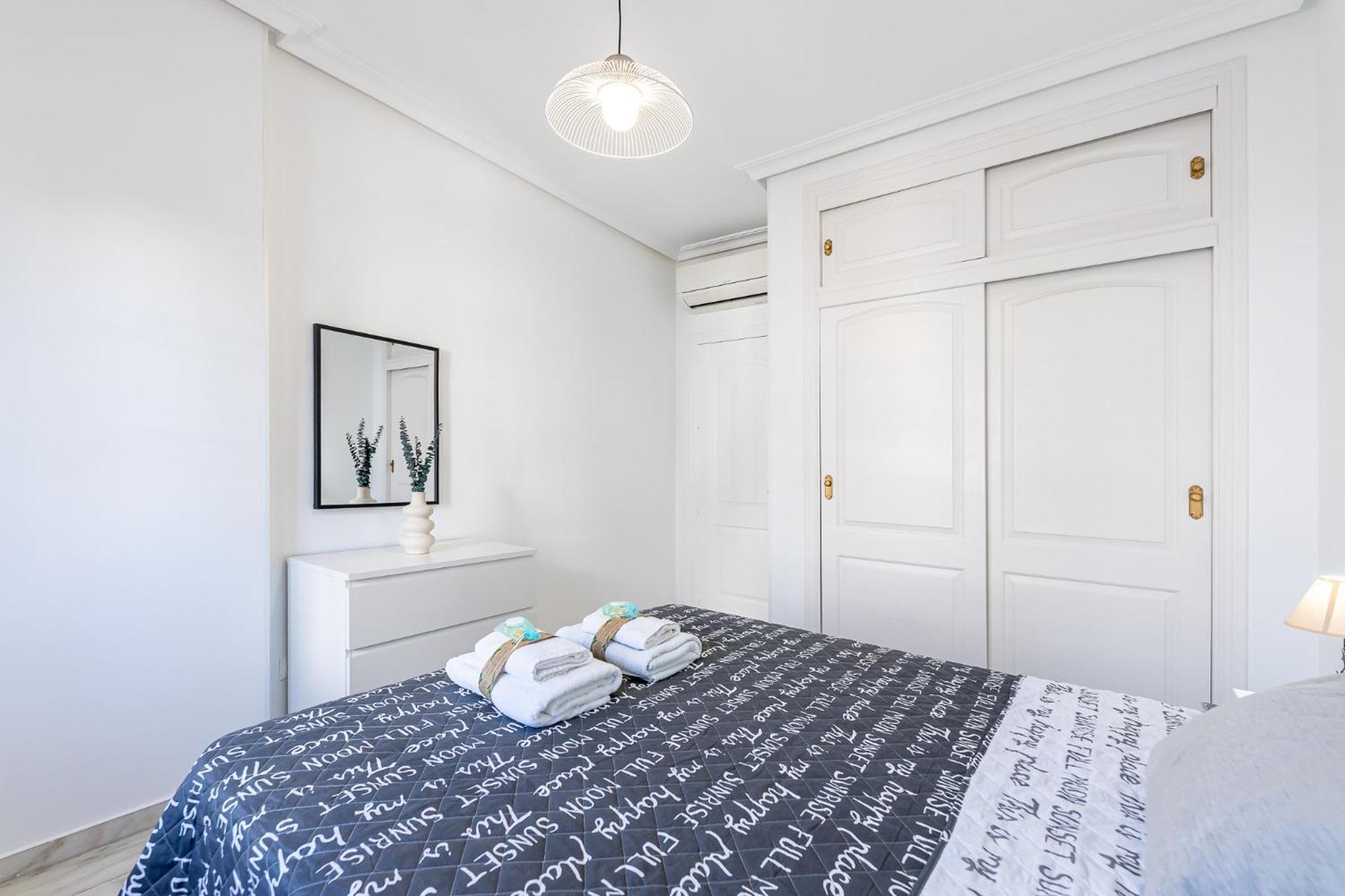 797 Holiday Rentals - Apartamento En Pueblo Quinta A 1 Min De La Playa Benalmadena Luaran gambar