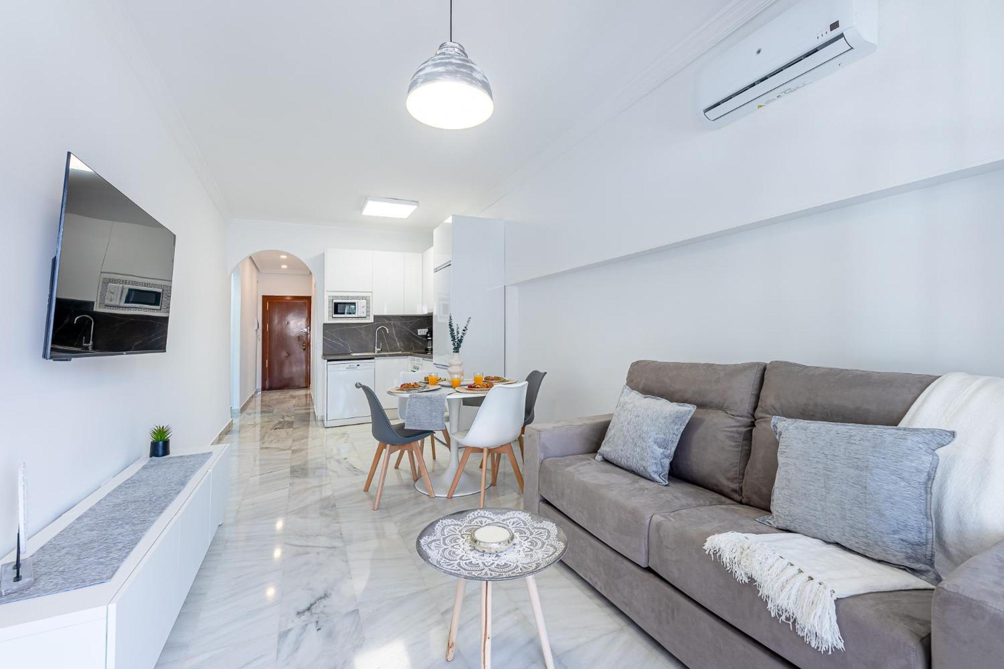 797 Holiday Rentals - Apartamento En Pueblo Quinta A 1 Min De La Playa Benalmadena Luaran gambar