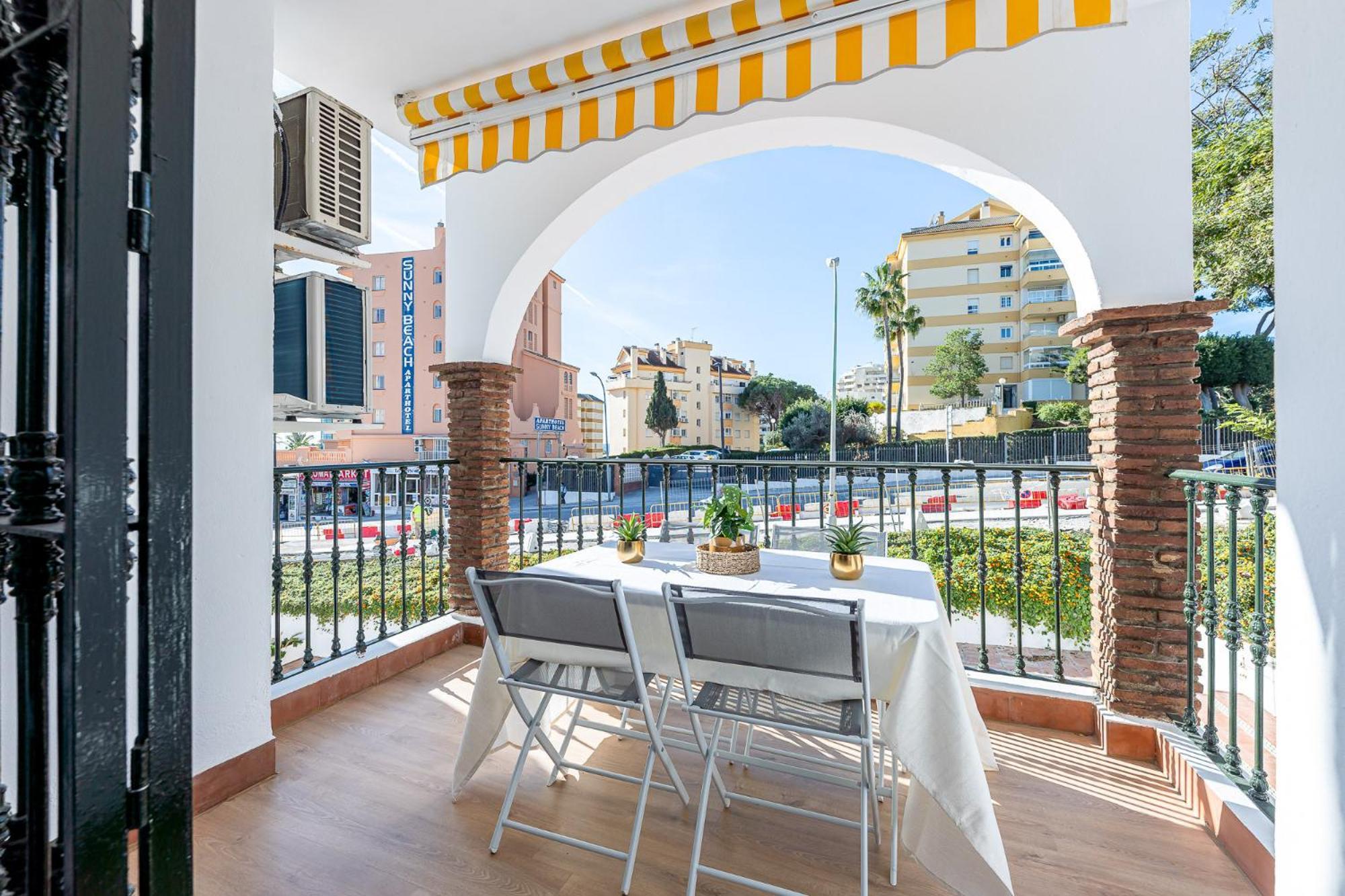 797 Holiday Rentals - Apartamento En Pueblo Quinta A 1 Min De La Playa Benalmadena Luaran gambar