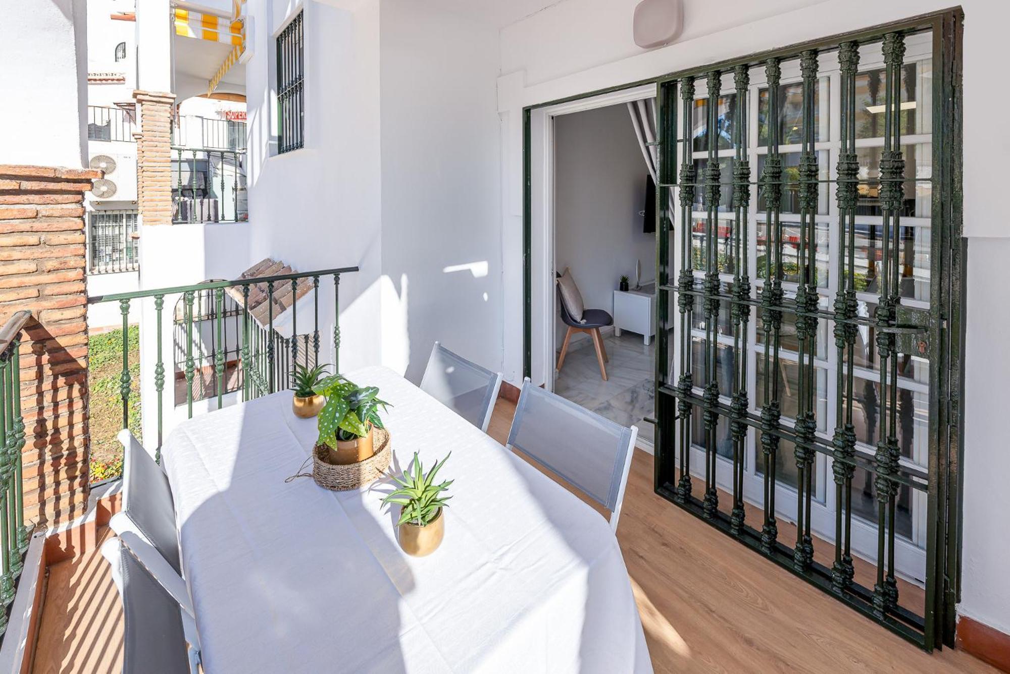 797 Holiday Rentals - Apartamento En Pueblo Quinta A 1 Min De La Playa Benalmadena Luaran gambar